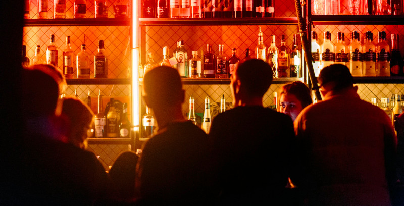 Extended opening hours: a good idea for bar professionals?