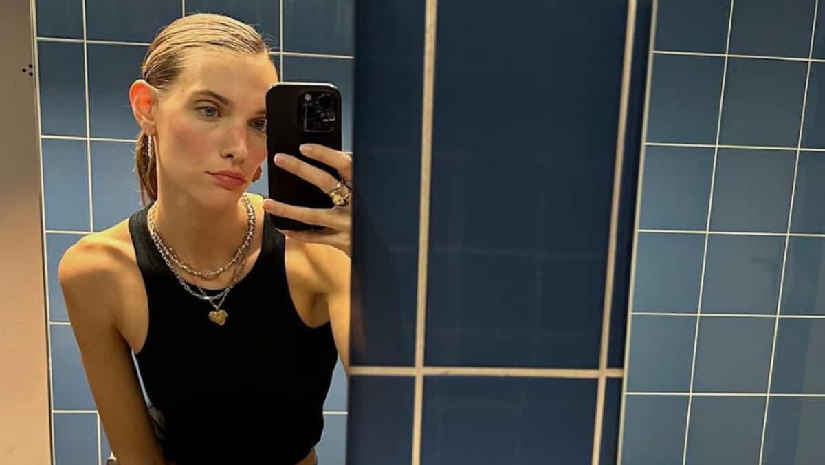 Charlotte Cardin adopts the controversial shoes of the moment